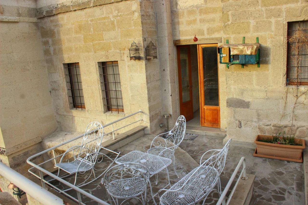 Anatelein Cave Hotel Üchisar Bagian luar foto