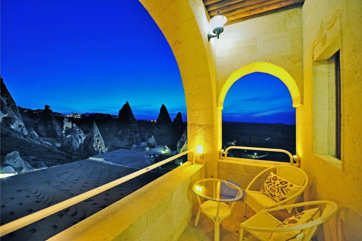 Anatelein Cave Hotel Üchisar Bagian luar foto