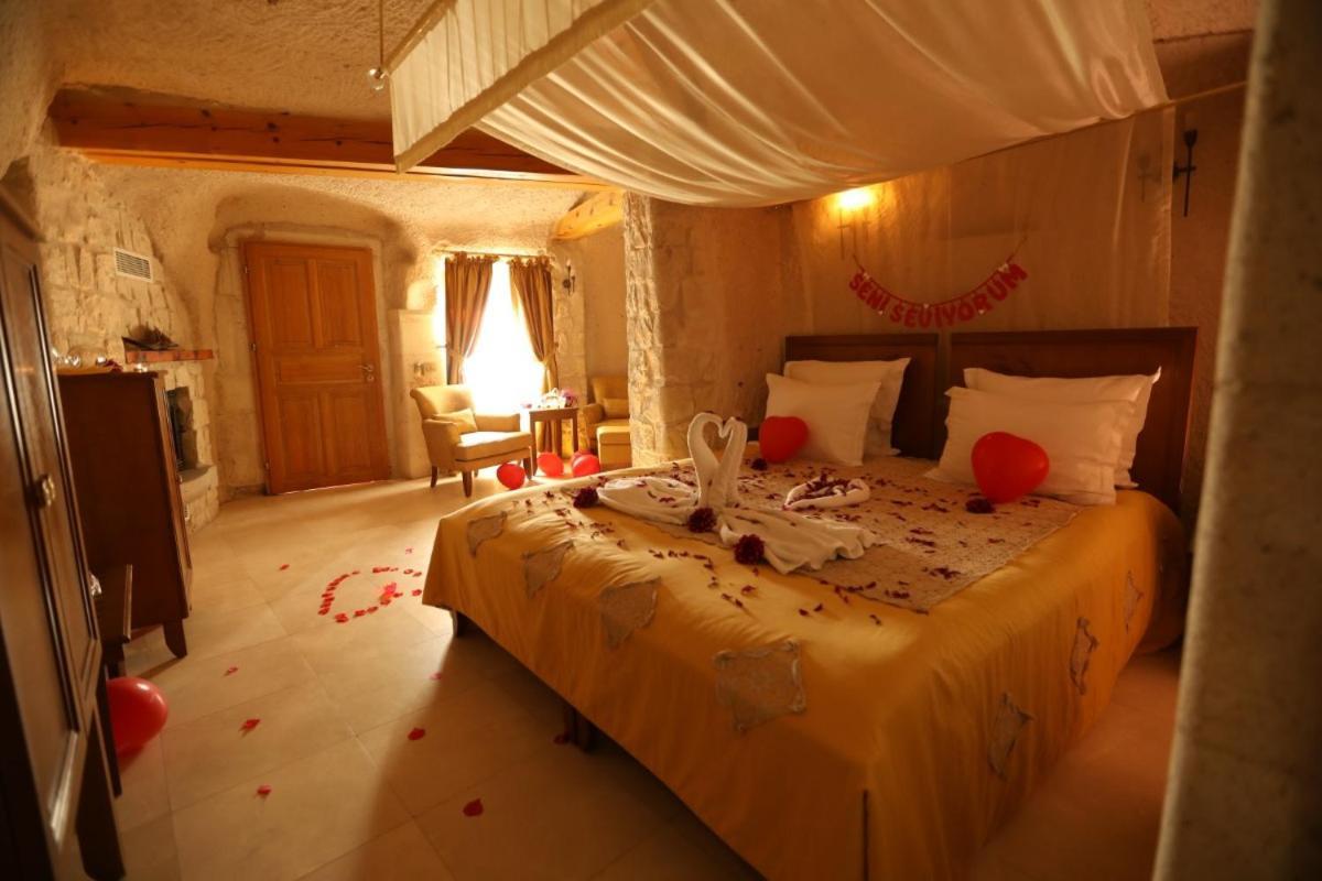 Anatelein Cave Hotel Üchisar Bagian luar foto