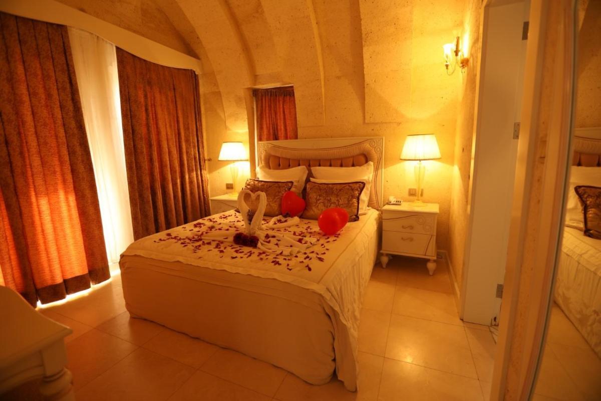 Anatelein Cave Hotel Üchisar Bagian luar foto