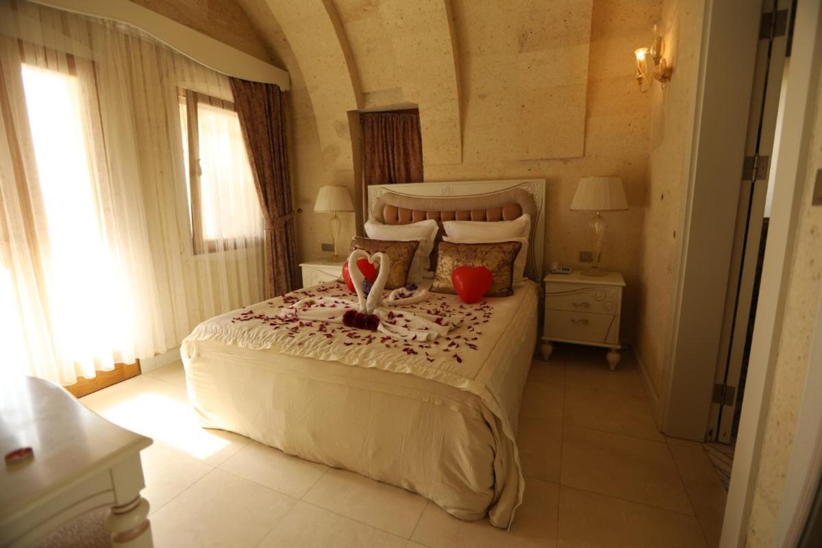 Anatelein Cave Hotel Üchisar Bagian luar foto
