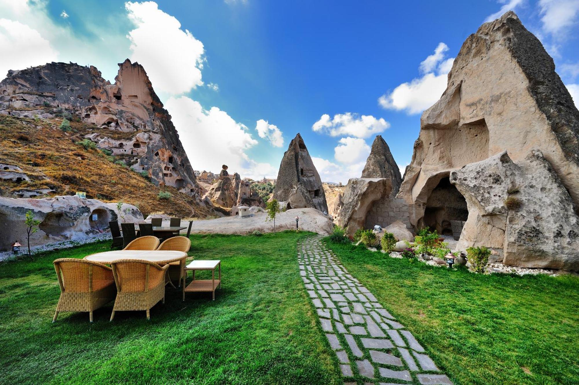Anatelein Cave Hotel Üchisar Bagian luar foto