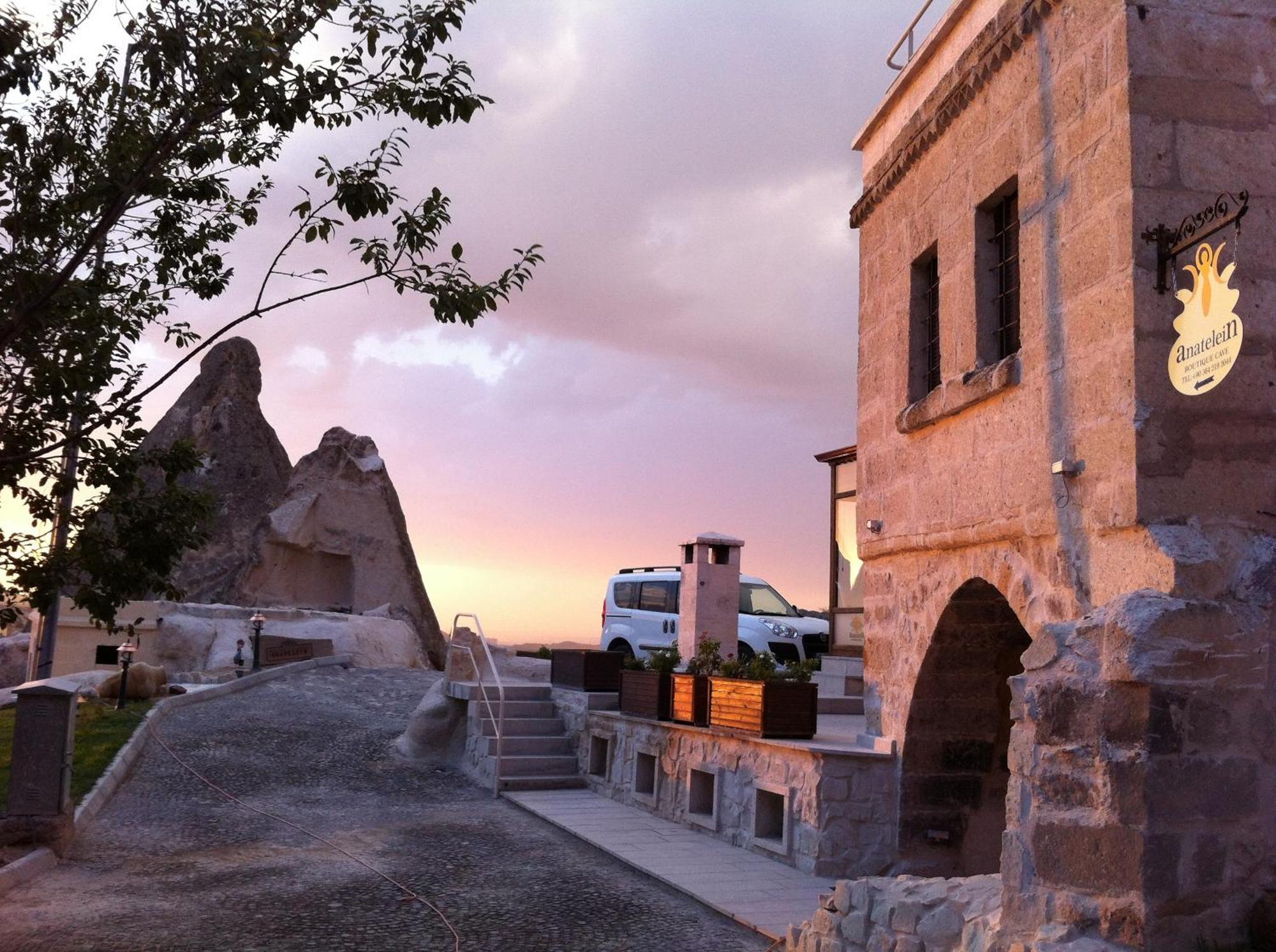 Anatelein Cave Hotel Üchisar Bagian luar foto