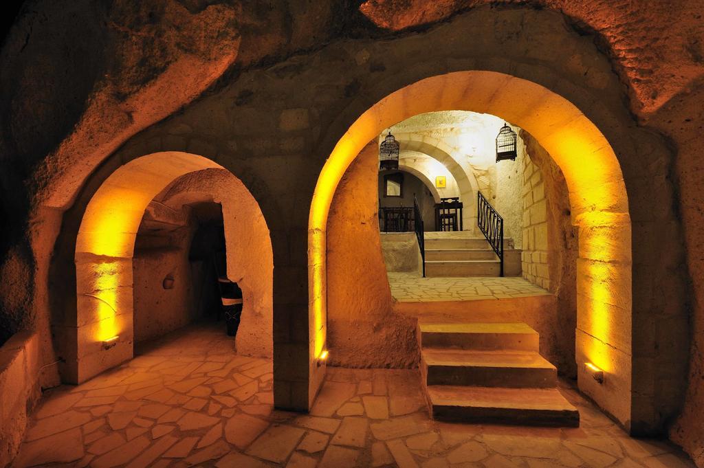 Anatelein Cave Hotel Üchisar Bagian luar foto